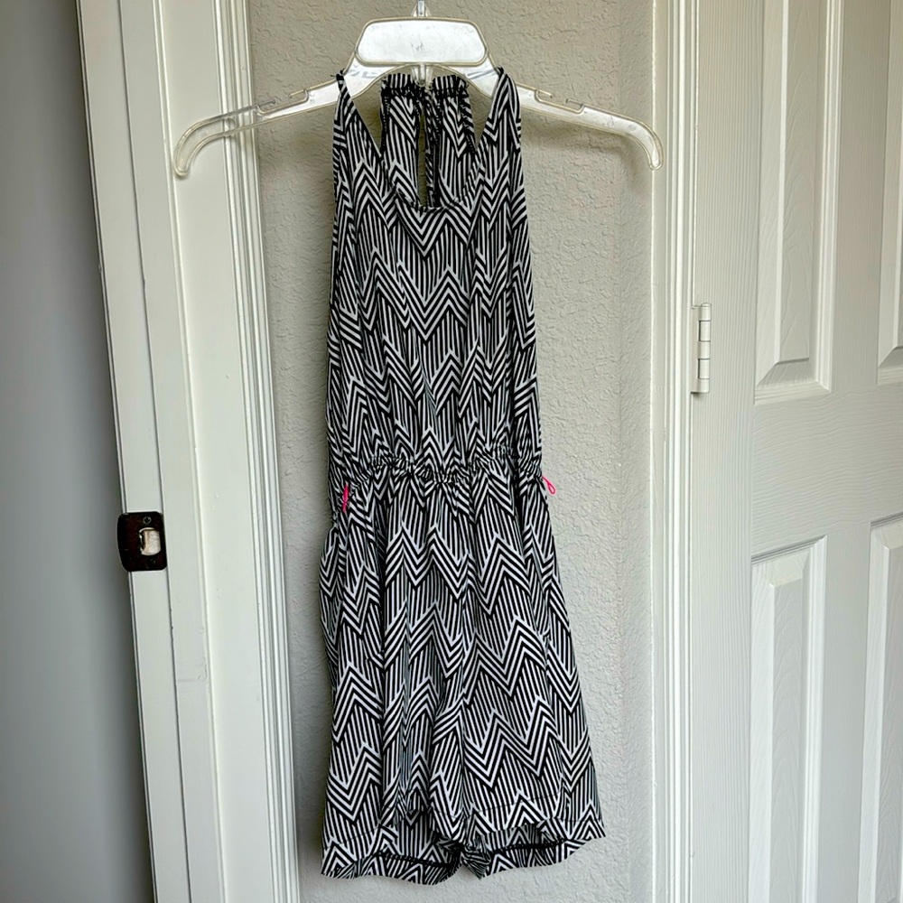 City Triangle - black and white romper and yellow short dress - Medium